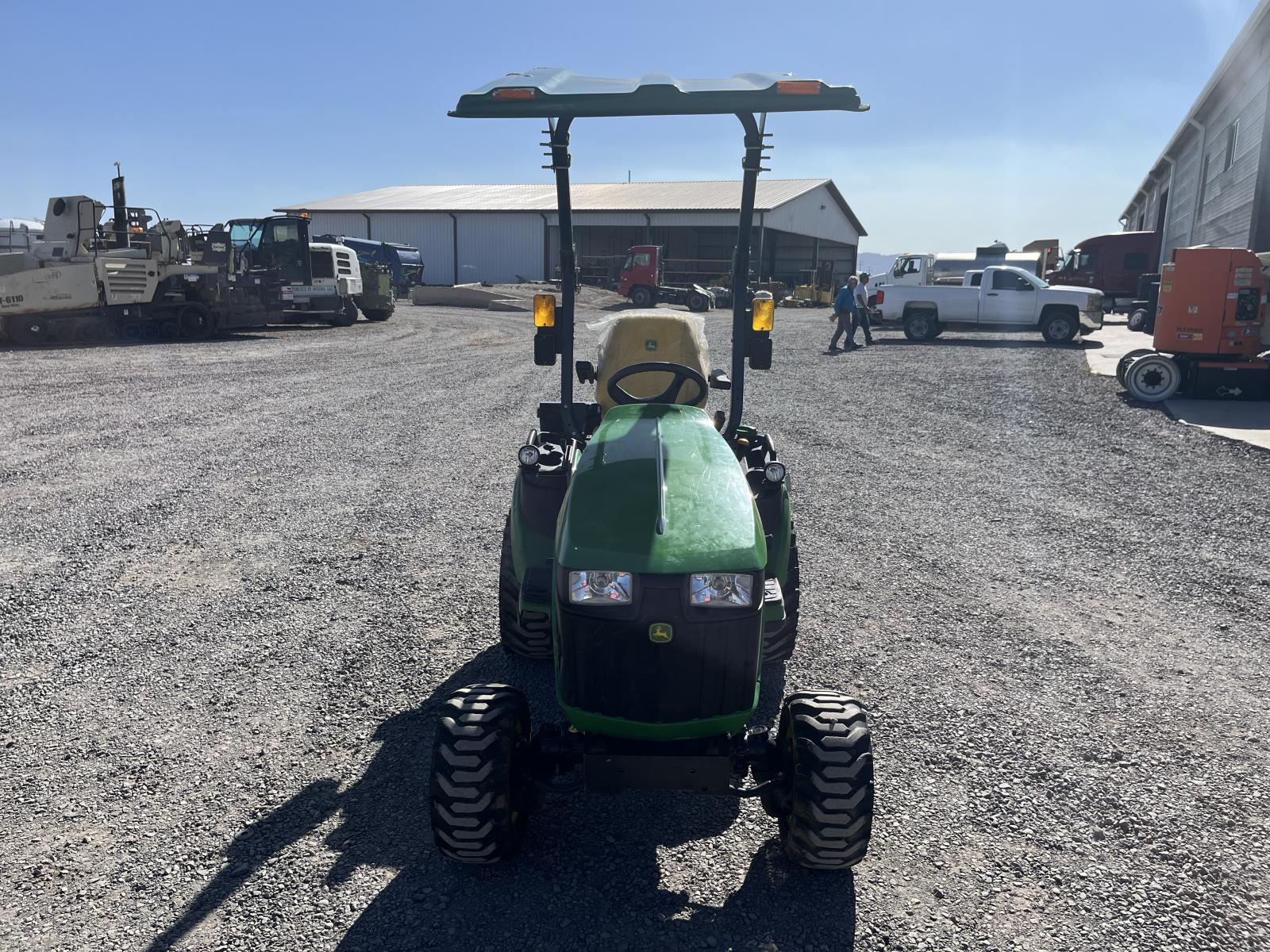 ./imagenes/INVOICE/2019/17516/TRACTOR JOHN DEERE 1025R (11).JPG